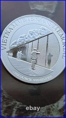 2015 Niue $2 Vietnam Veterans Memorial 1 oz. 999 Silver Proof America's Parks