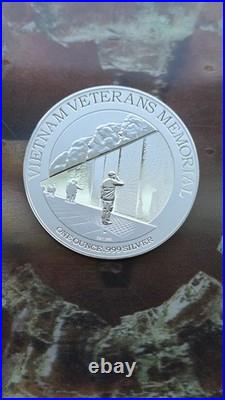 2015 Niue $2 Vietnam Veterans Memorial 1 oz. 999 Silver Proof America's Parks