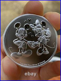 Niue Disney Mickey, Minnie, Donald, Daisy, Goofy 1 oz Fine. 999 Silver Coins